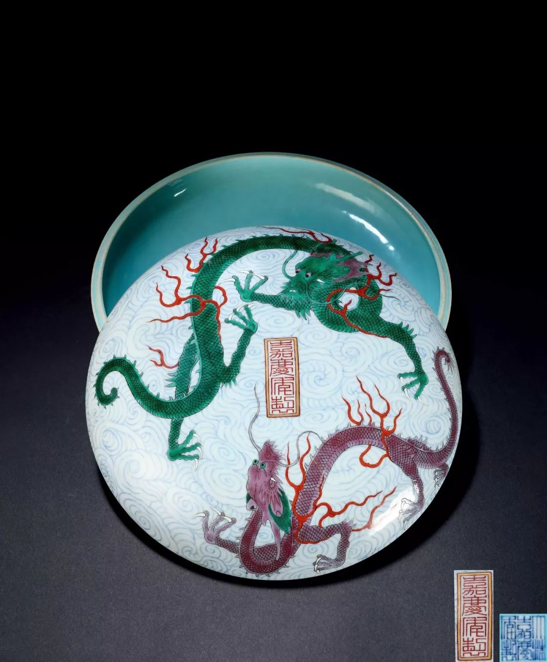 香港拍卖过亿的瓷器图片,香港保利瓷器拍卖图片