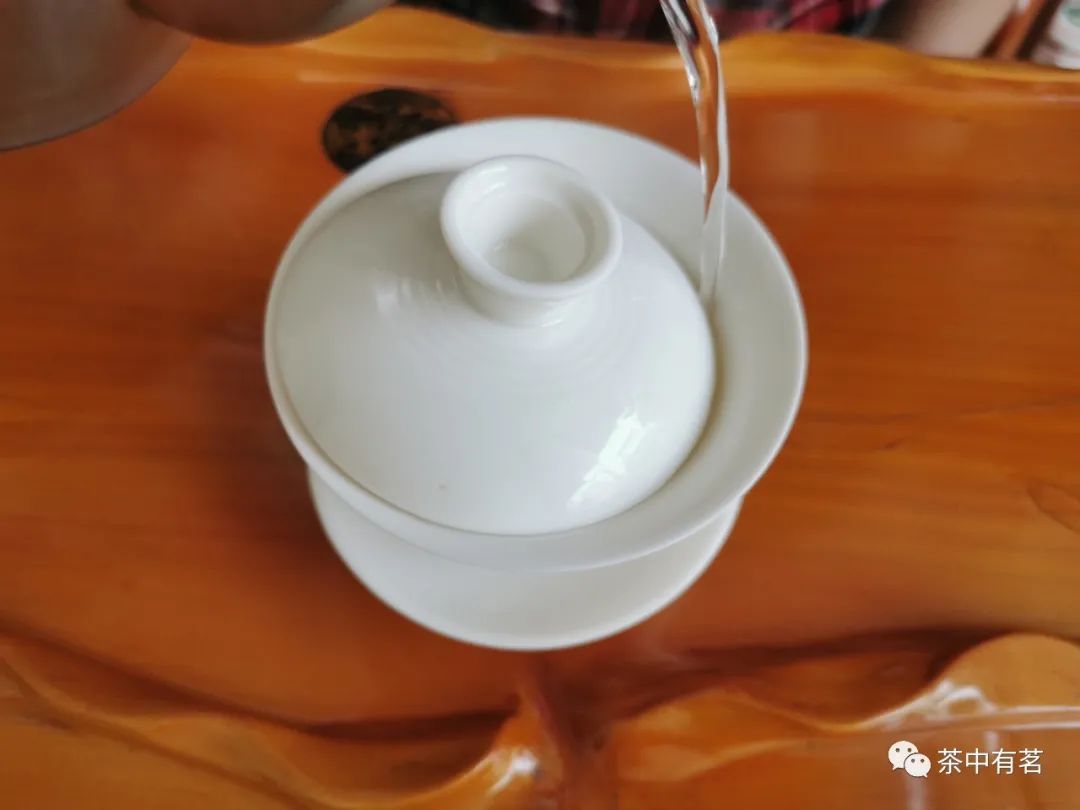 普洱茶冲泡的9个步骤和方法图解,普洱茶的冲泡方法正宗