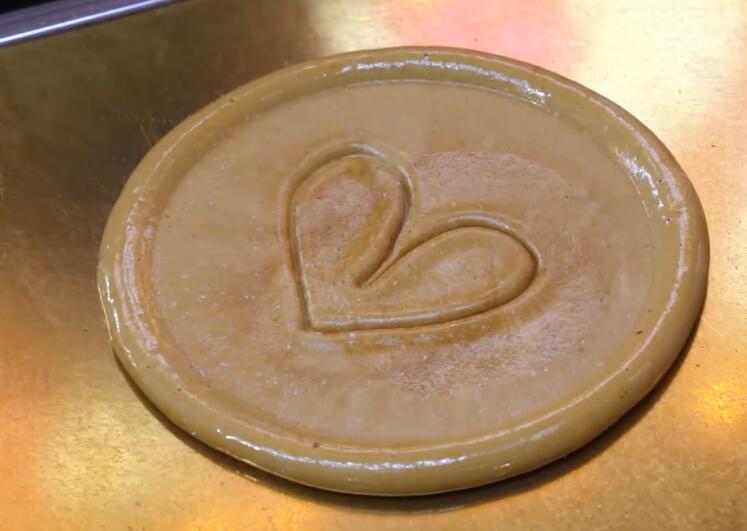 80后农村小伙做零食,80年代大叔自制食物