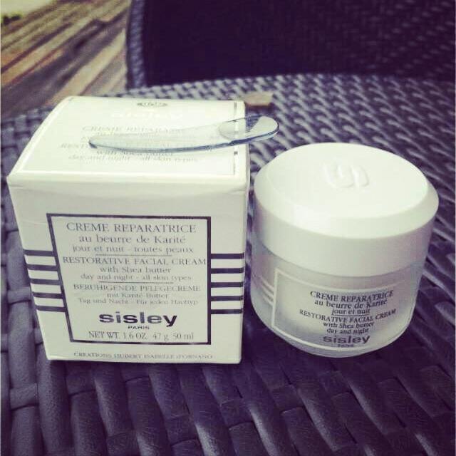 问天问大地，为啥子我是混油敏感肌？护肤品真费钱，今天汇总说说