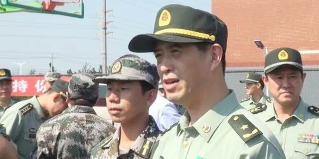 文职官员到何级别才有专门警卫员,什么级别的干部配备警卫员司机