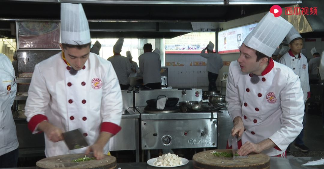 调侃提前体验蓝翔技校,蓝翔技校搞笑视频