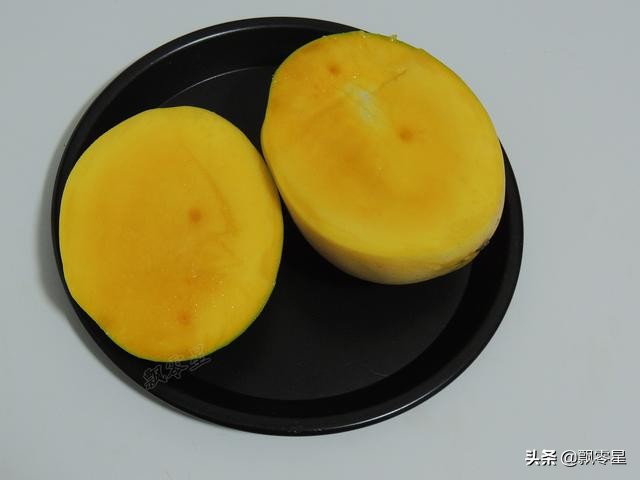 自制饮品芒果冰沙,芒果酸奶冰沙最好吃