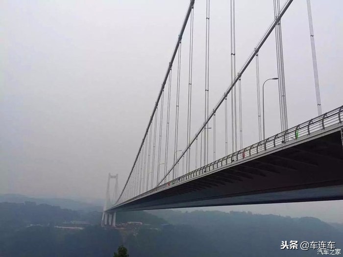 十代雅阁混动版与英诗派太空银,十代雅阁太空银还是白色好看