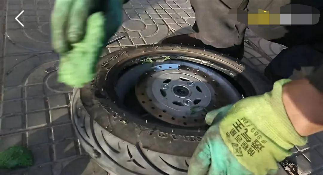 怎样补真空胎电动车,电动车换新真空胎打不上气怎么办