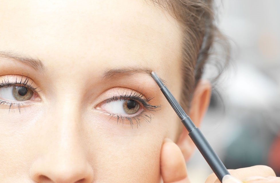 女人千万不要轻易整容,纹眉盲目跟风