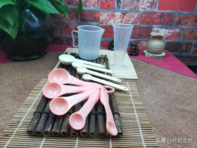 想学烘焙的可以考哪些证,想学烘焙的视频