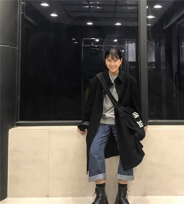 马丁靴怎么选一双搞定99%秋冬穿搭,短筒马丁靴搭配什么裤子好看