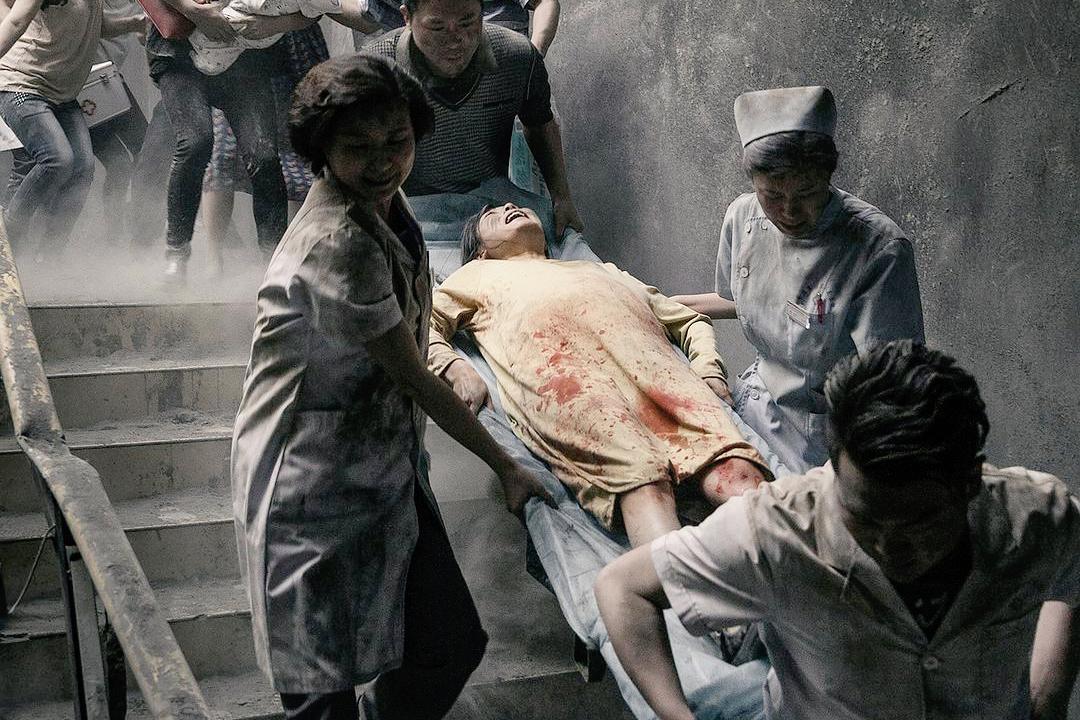 吴京零片酬助演汶川地震改编电影,吴京救灾真实照片