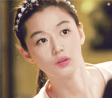 蓝色大海的传说全智贤穿搭玫红色,全智贤蓝色大海的传说眼泪变珍珠