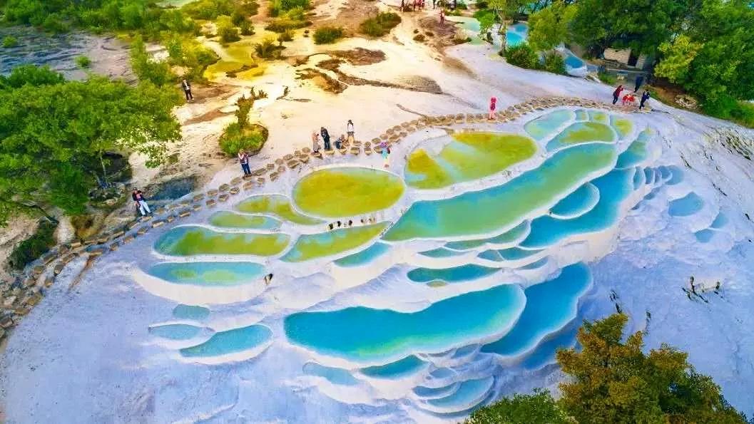 带你Get《司藤》同款神仙美景，春天的香格里拉这样玩