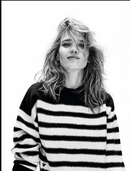 LV太子妃身材真绝了!跟14岁女儿穿比基尼度假,母女俩长太像