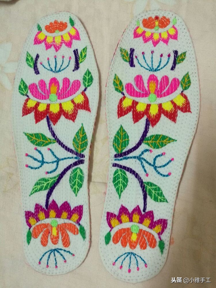 云南小巧妹自做鞋垫刺绣教程,孙姐手工刺绣鞋垫教程