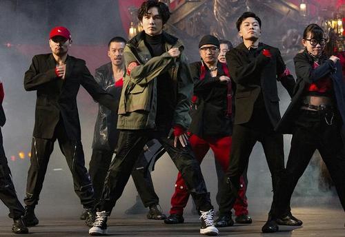 郑少秋与苗侨伟谁更帅,郑少秋周润发苗侨伟哪个更帅