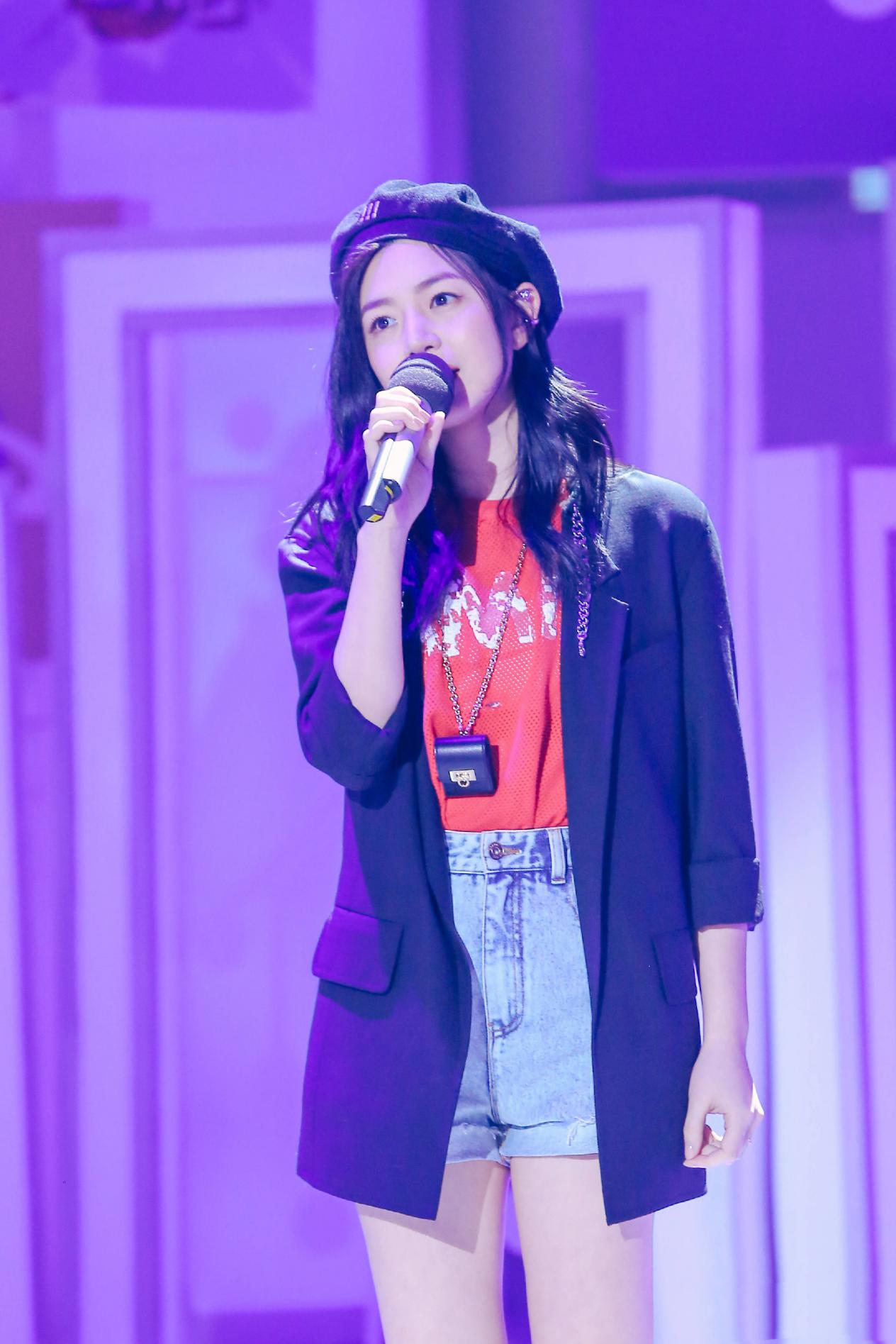 陈妍希细腰,陈妍希晒照窈窕身材抢镜