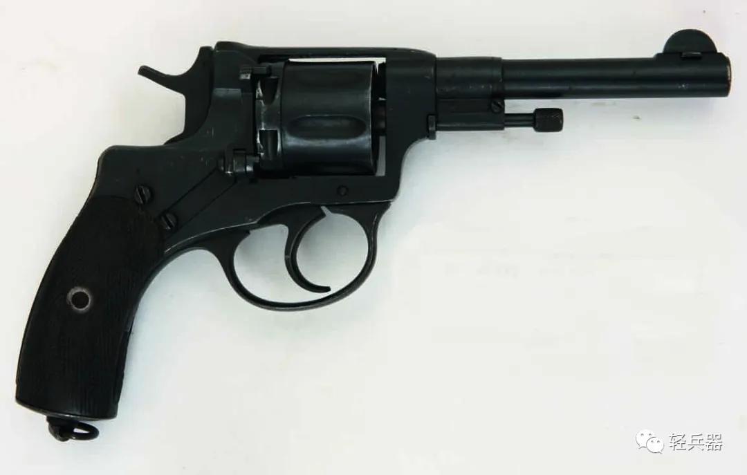 警队枪械装备,警队装备