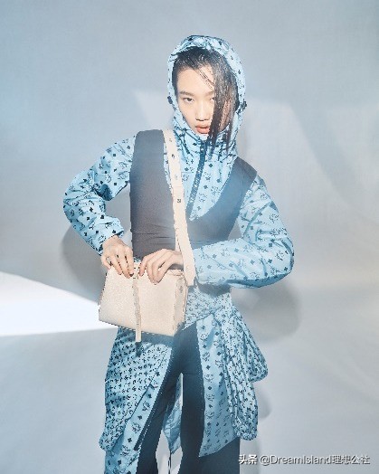 mcm中古包牛角包粉色,mcm秋冬值得入手的包