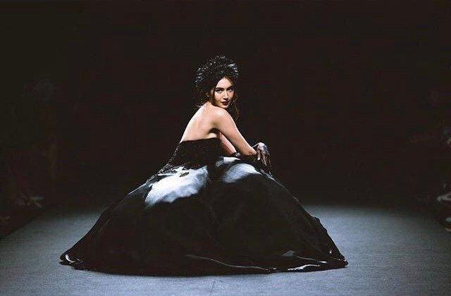 迪丽热巴泰国穿搭,迪丽热巴视频身材