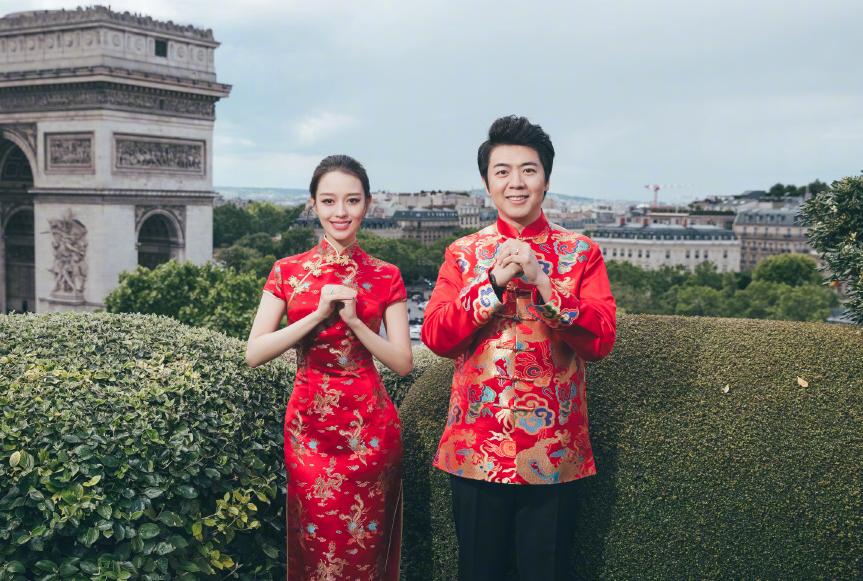 郎朗妻子年轻照,郎朗吉娜秀蜂腰曲线