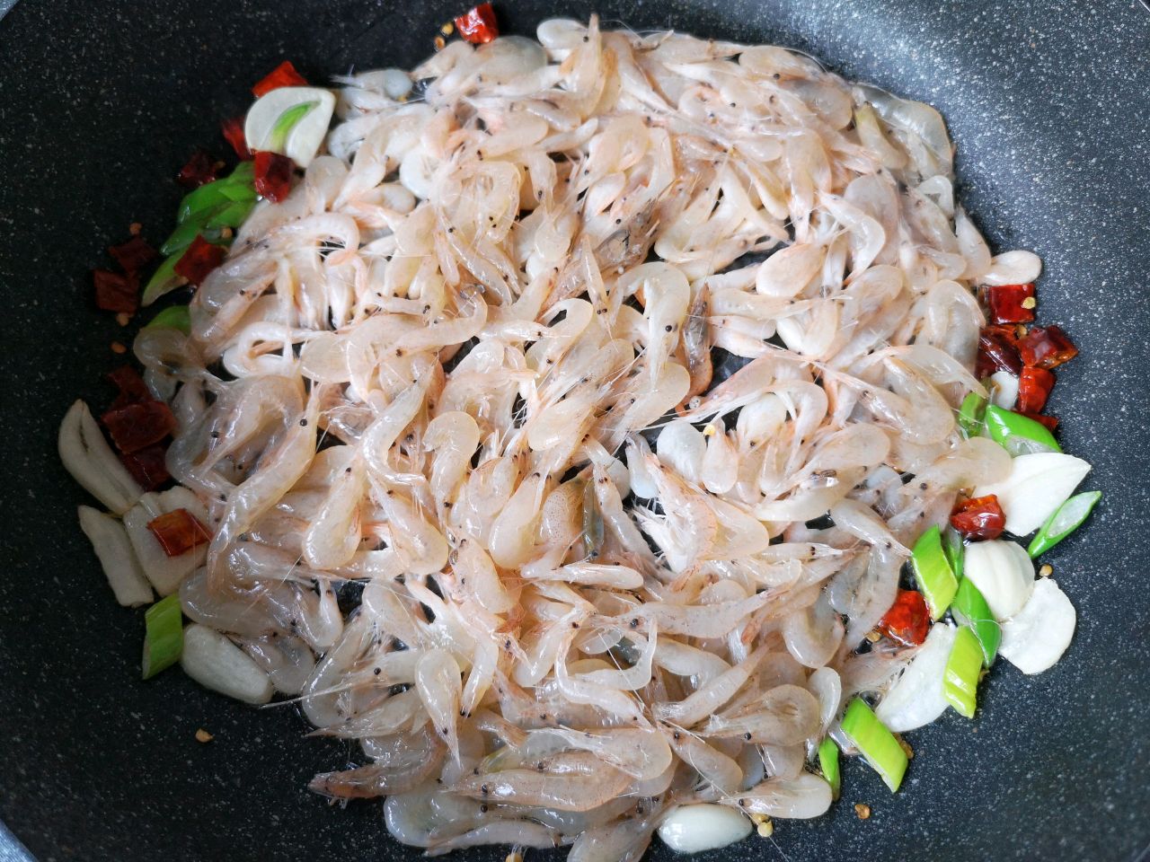 为什么小河虾补钙效果比大虾好,小河虾怎么做最营养