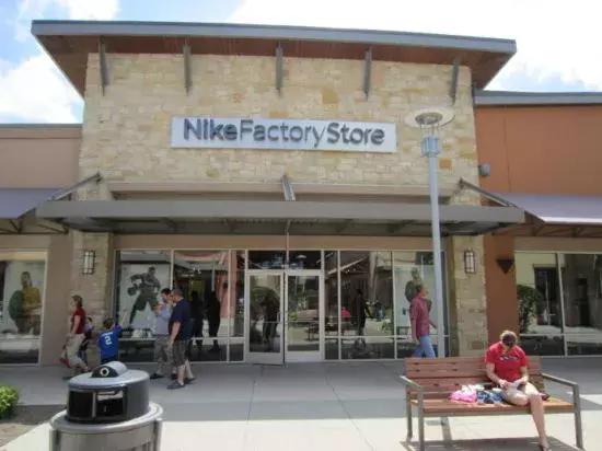 去奥特莱斯能买什么,在奥特莱斯买到残次品怎么办