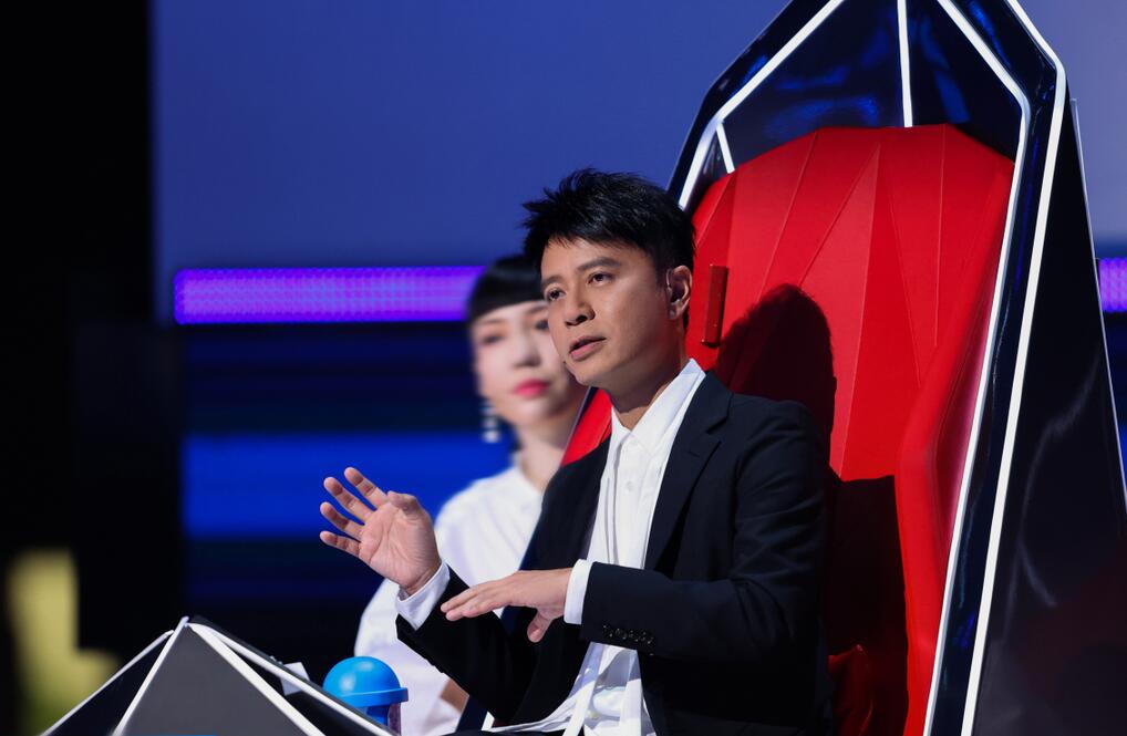 不要再为伍珂玥意难平了！节目调性早已注定了李克勤会放弃她