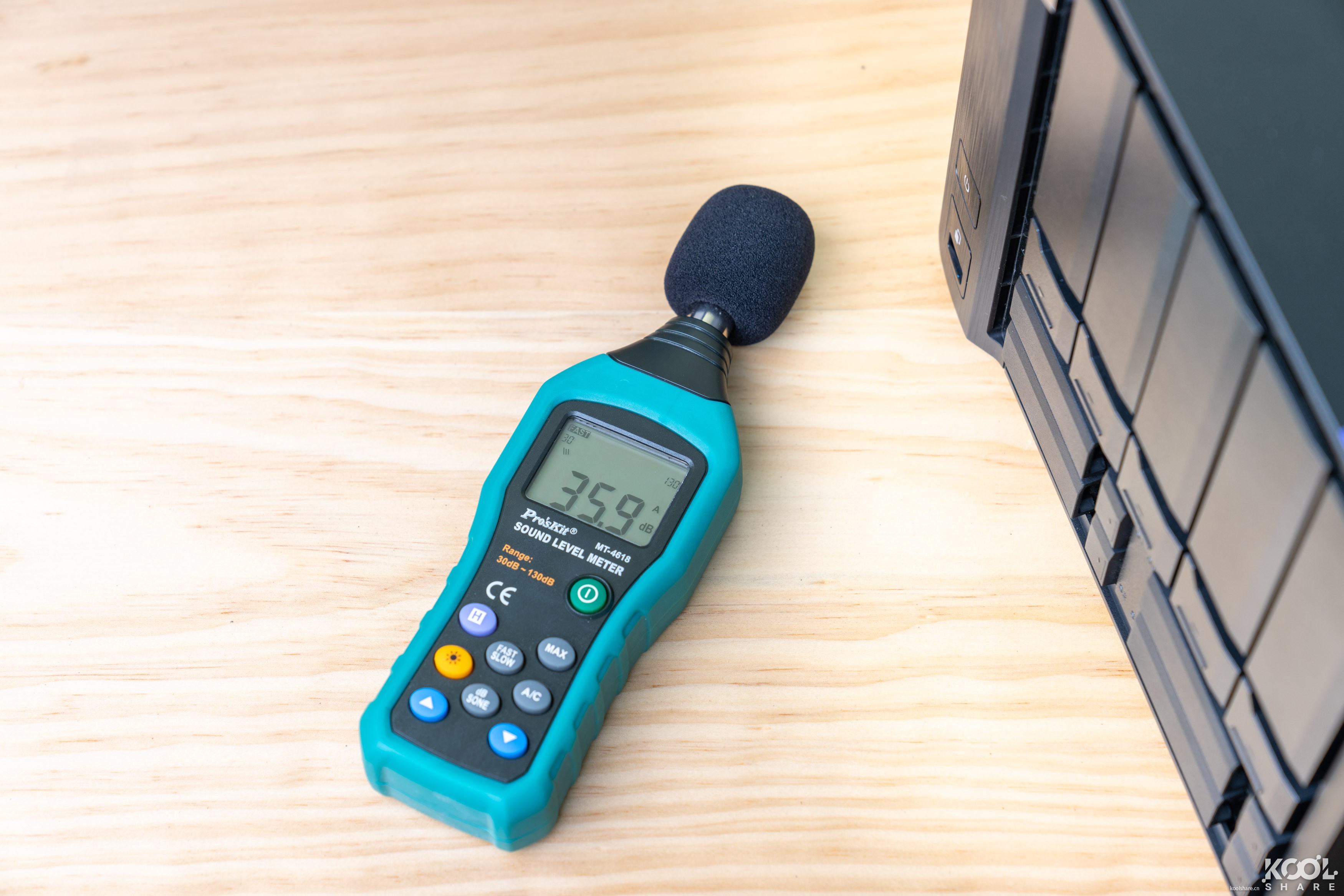 经济型9盘位NAS，QNAPTVS-951N开箱拆解评测