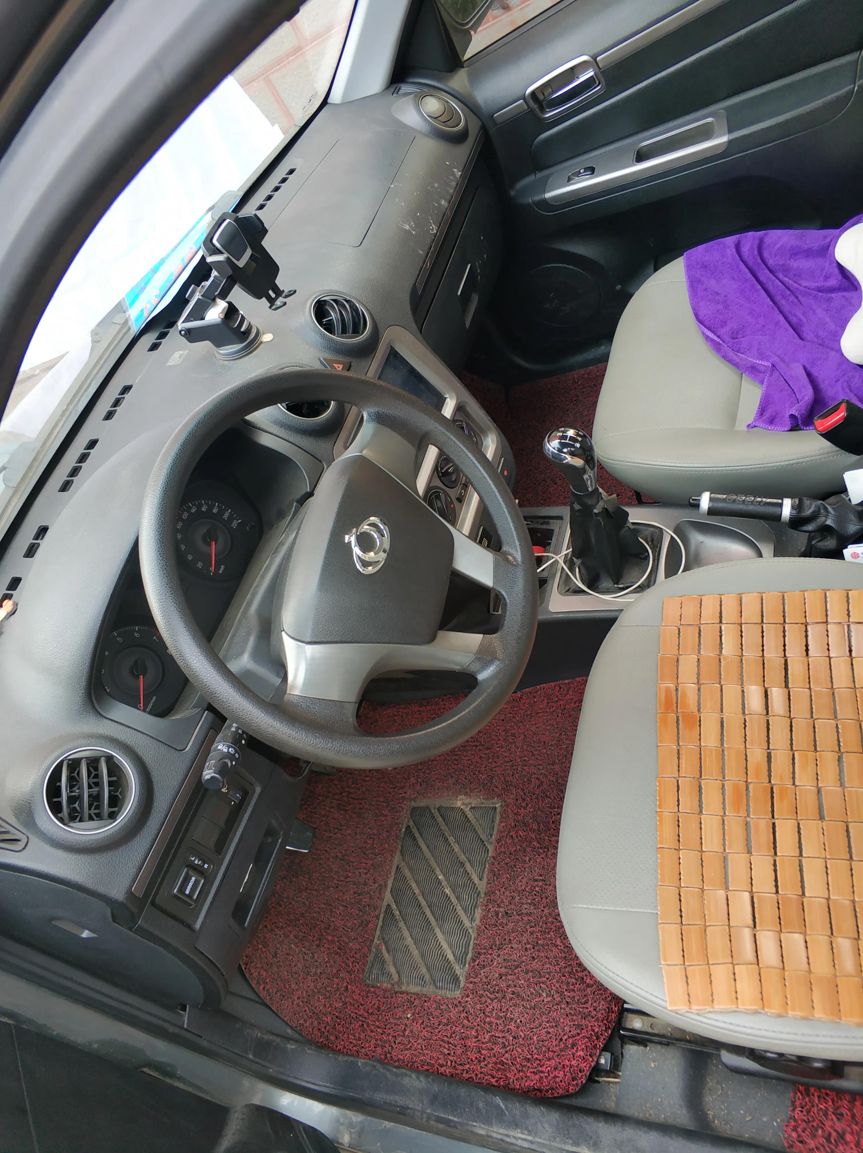 12年自由舰多少钱,11年自由舰三缸二手车价格