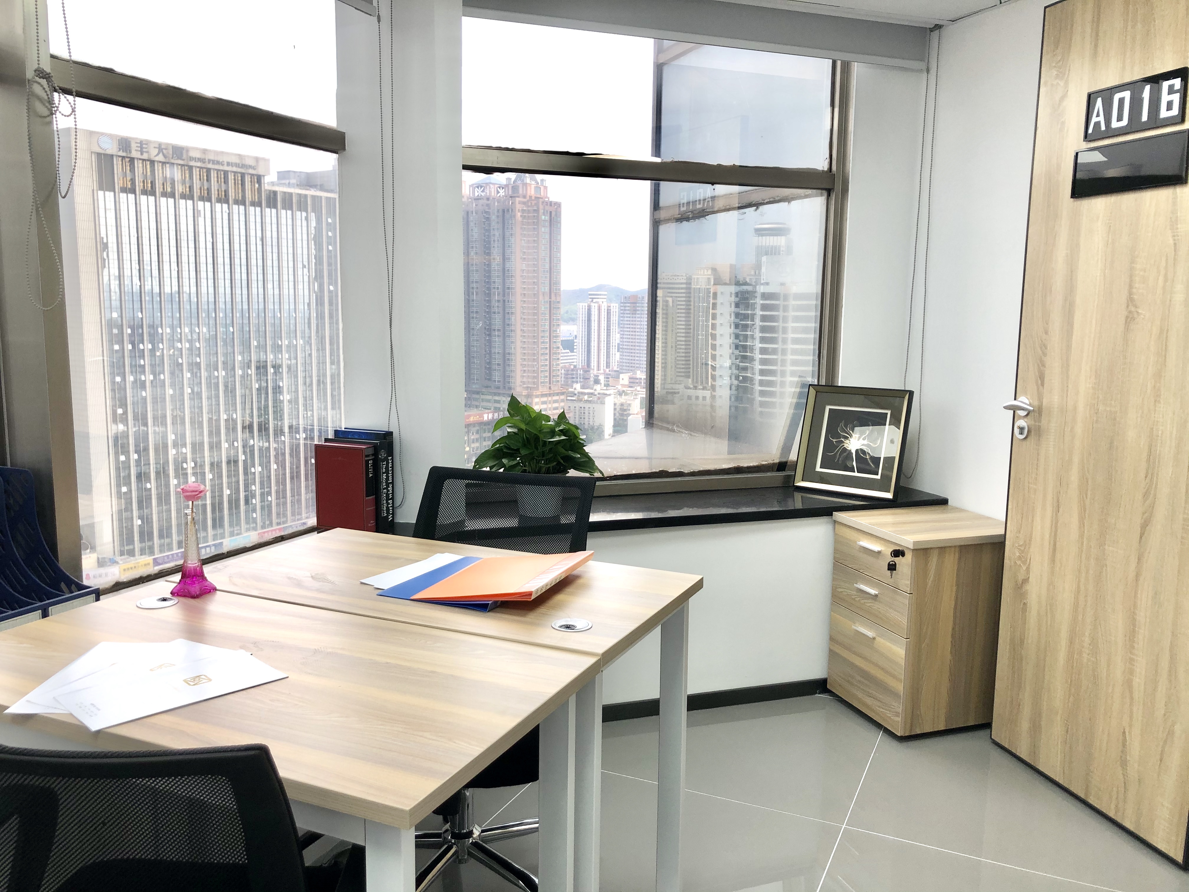 深圳罗湖1200套住房出租,罗湖国贸2千元租精装大单间