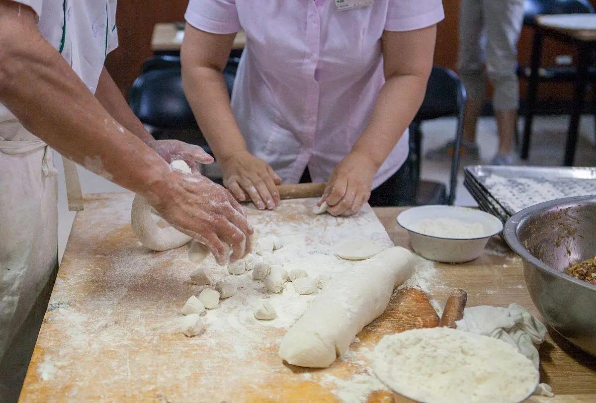饺子皮要用什么淀粉,饺子皮怎么和面加什么淀粉