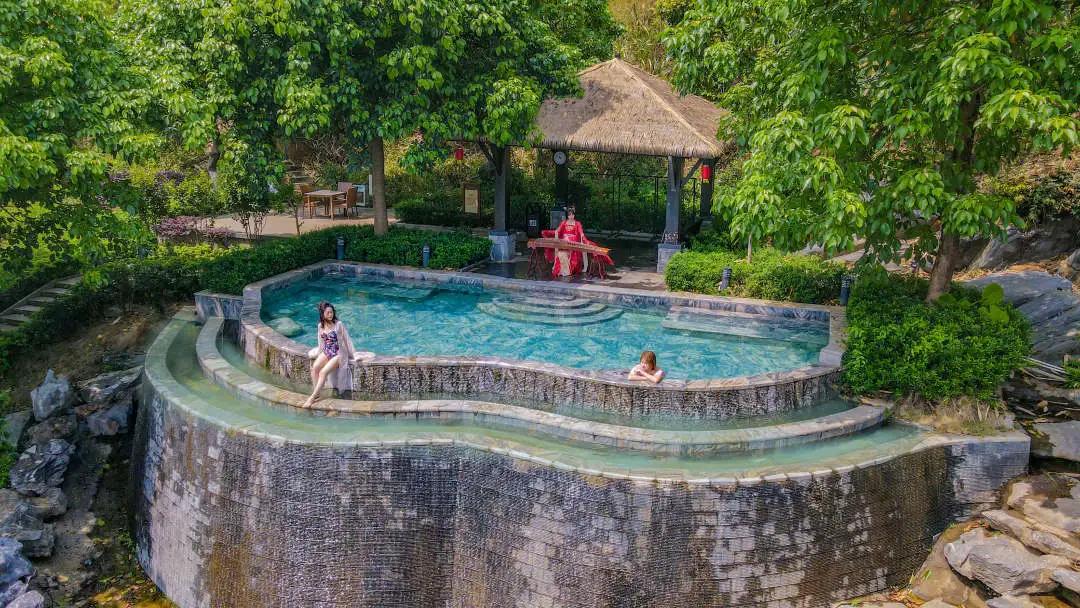 英德宝晶宫天鹅湖温泉酒店好玩吗,英德宝晶宫天鹅湖温泉酒店别墅