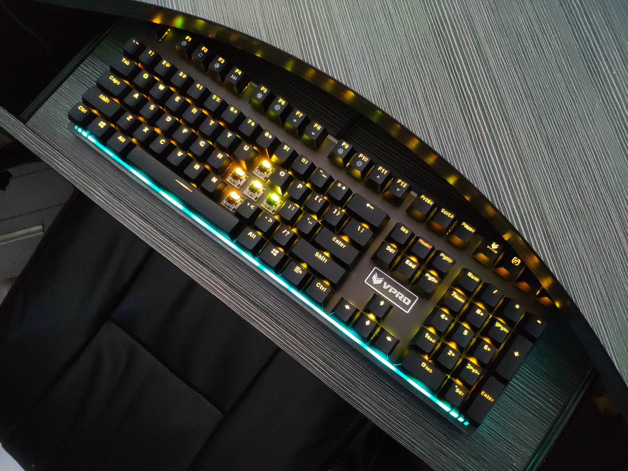 入门级机械键盘选雷柏还是达尔优,入门级机械键盘推荐