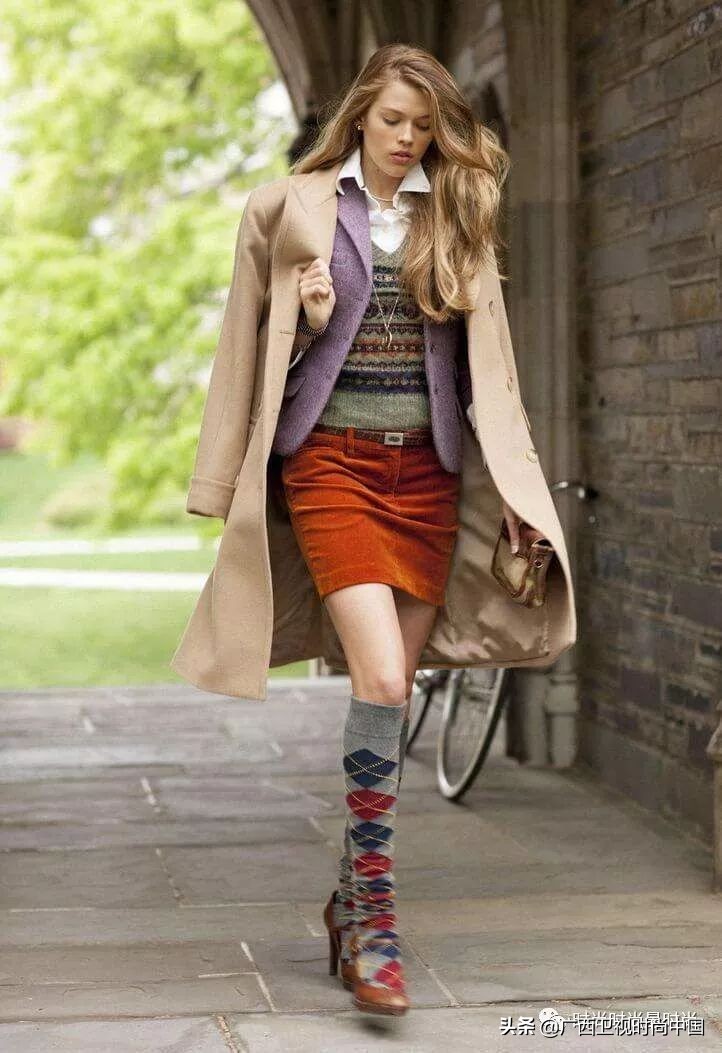 男灯芯绒裤子的搭法,灯芯绒中款穿搭