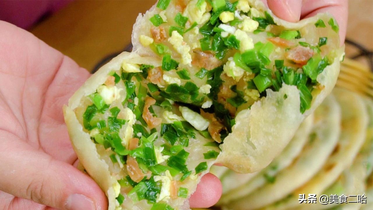 烙饼怎样让饼软一些,面点师教你面糊烙饼的做法