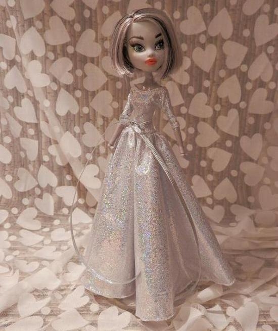 给洋娃娃制作衣服,给芭比娃娃制作服装