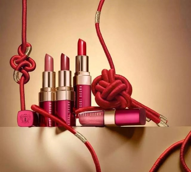 必买的大牌口红色号吃土色,今年流行的大牌口红色号