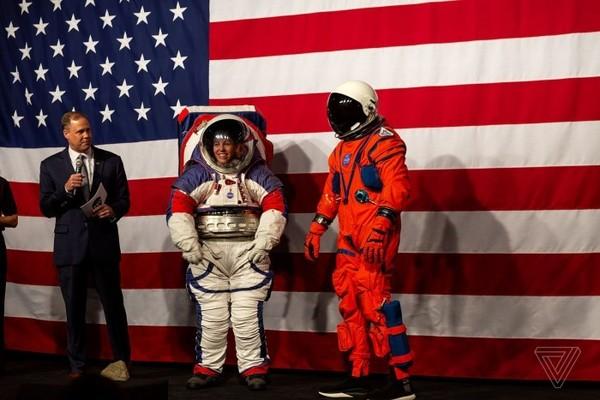 新一代登月宇航服黑科技,美国登月服