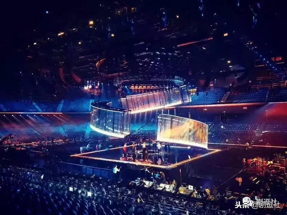 江苏卫视跨年是全开麦吗,江苏卫视跨年晚会live