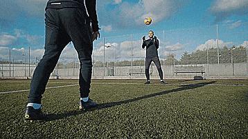 足球守门员十大扑救瞬间,守门员折射球训练道具