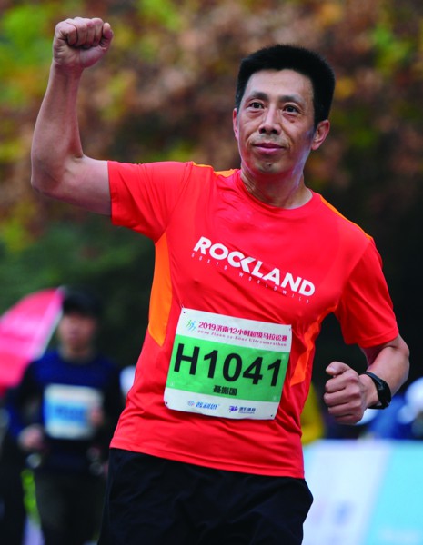 济南超马季节超越奔跑？游培泉破济超马纪录？李晓楠本想减个肥？