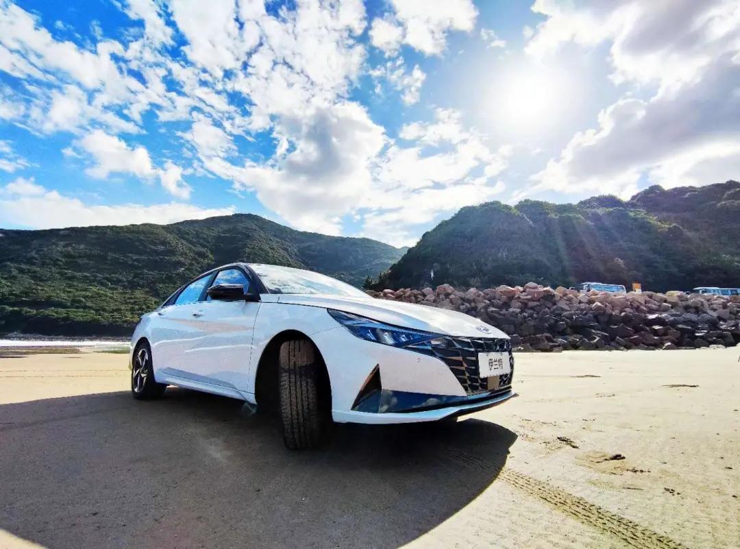 伊兰特第七代好还是索纳塔好,现代索纳塔十和伊兰特第七代对比