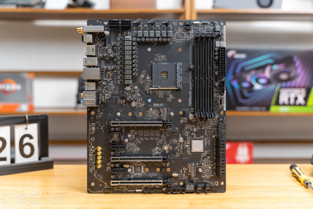 雷蛇华擎x570主板怎么样,华擎x570太极雷蛇定制款主板赏析