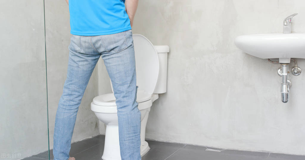 一喝水就尿多肾脏好吗,喝水就尿多代表肾脏好不好