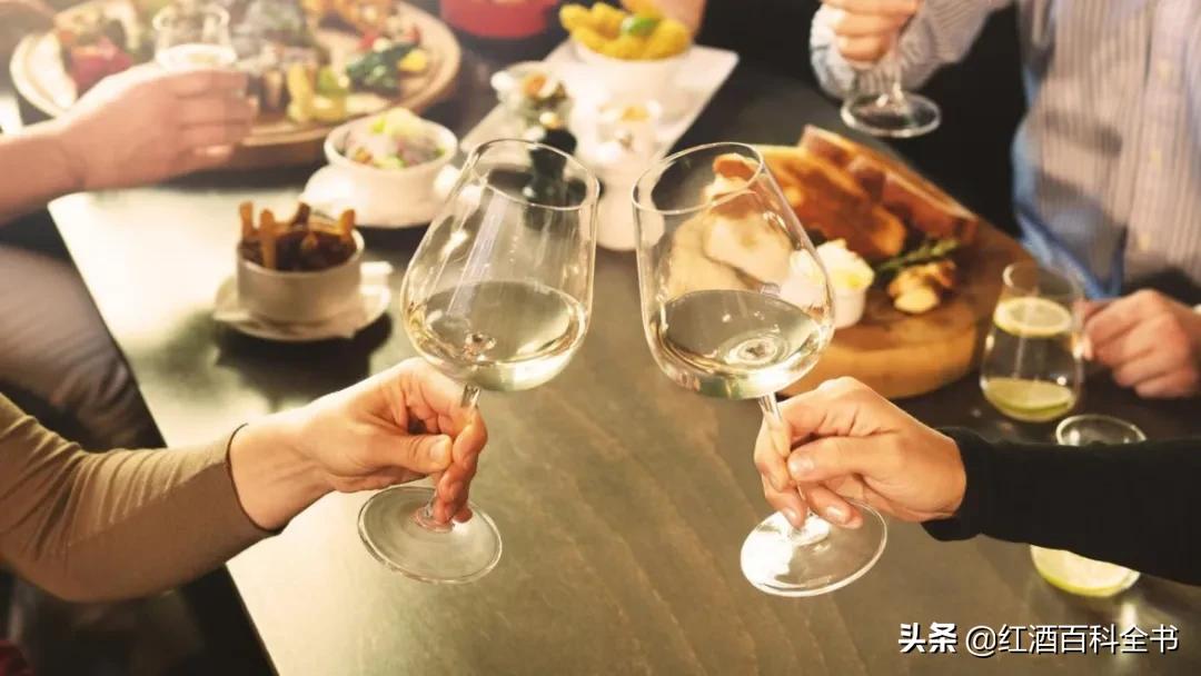 水晶酒杯怎么选择,好的水晶酒杯