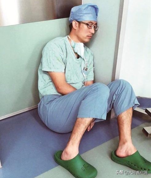 河南三名干部“落马”；读书真能当饭吃！河南这个高校餐厅背古诗送餐券