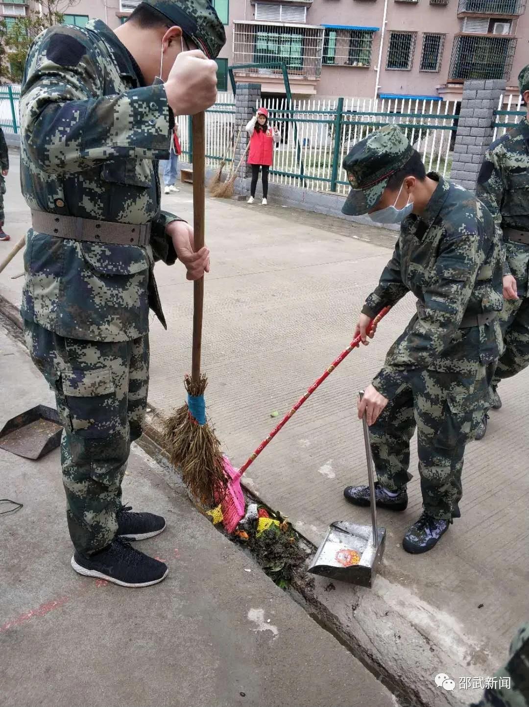 不忘初心学雷锋奋勇前进庆百年,学雷锋活动应急方案