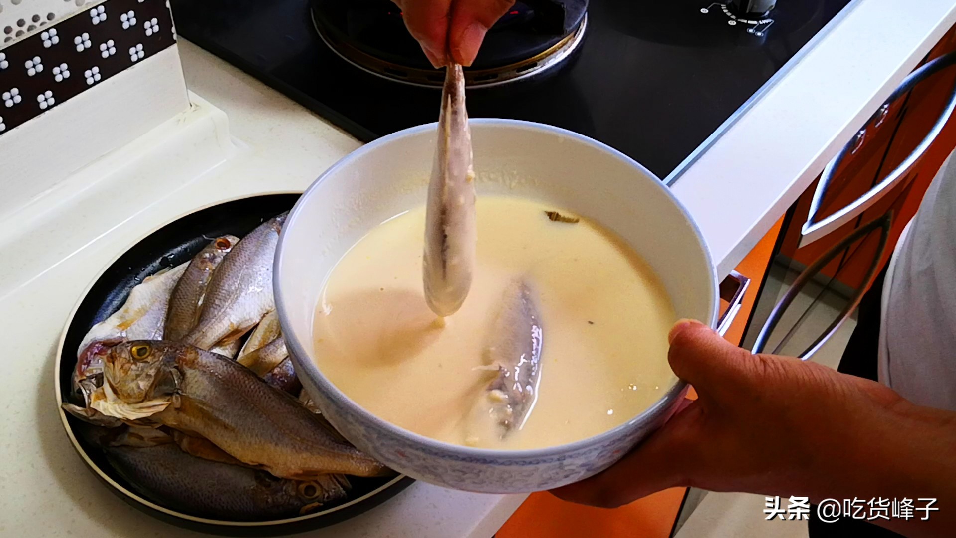 炸鱼不粘锅不破皮的正确做法,炸鱼怎么样才能不粘锅皮子不烂