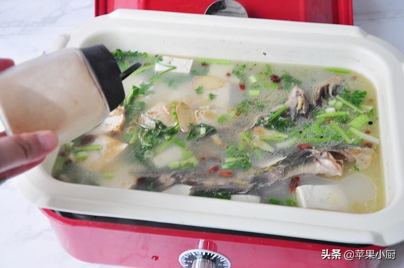 什么鱼炖豆腐好吃又营养,夏天吃什么鱼炖新鲜豆腐好