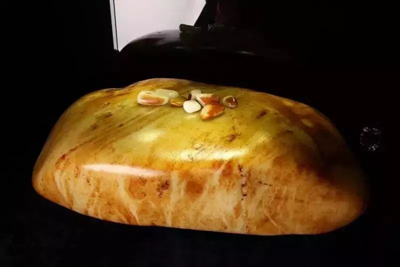 籽料市场行情分析,羊脂玉籽料市场行情