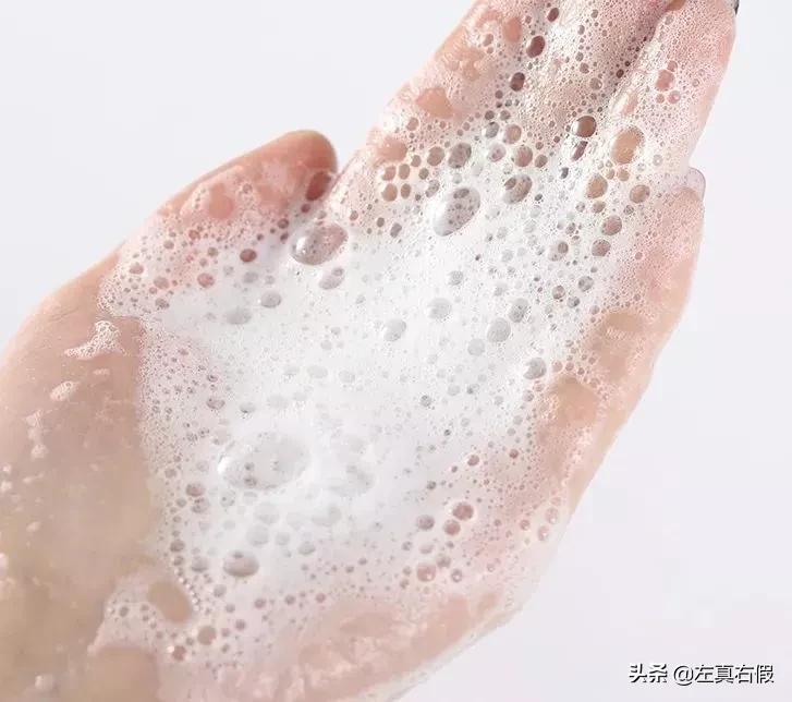 雅诗兰黛净莹柔肤洁面乳真假对比,雅诗兰黛柔肤保湿水真假